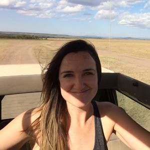 Meet your Posher, Carine